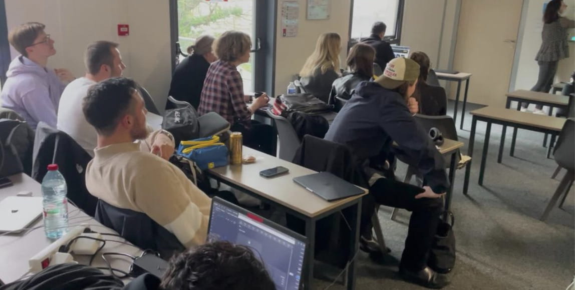 étudiants participant blindtest musical