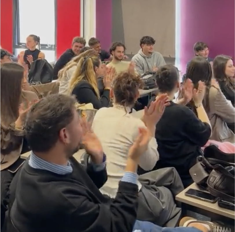 applaudissement groupe gagnant