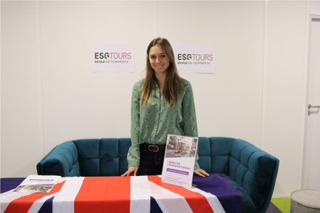 Etudiante internationale ESG Tours Etudiante internationale ESG Tours